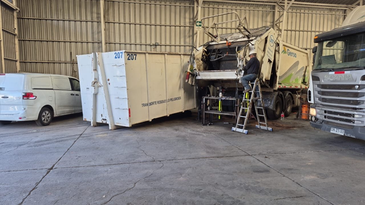 Servicio de reparación de recolector